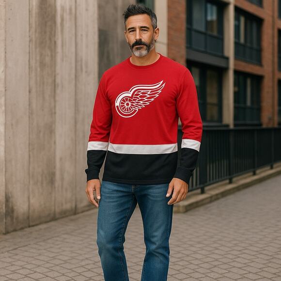 DETROIT RED WINGS Men’s XL Red T-Shirt Jersey NHL - Picture 2 of 4